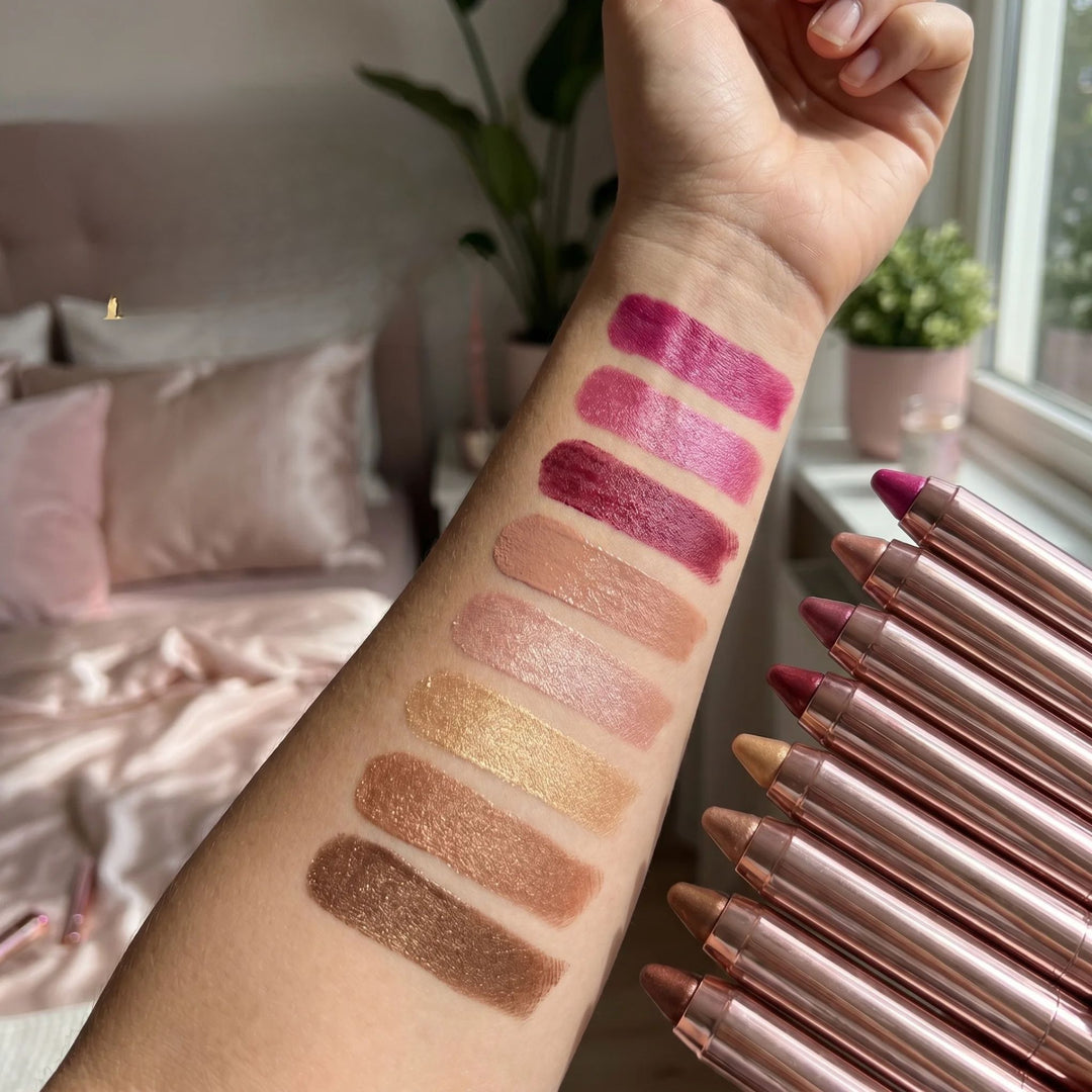 VELVET GLOW LIP CRAYON